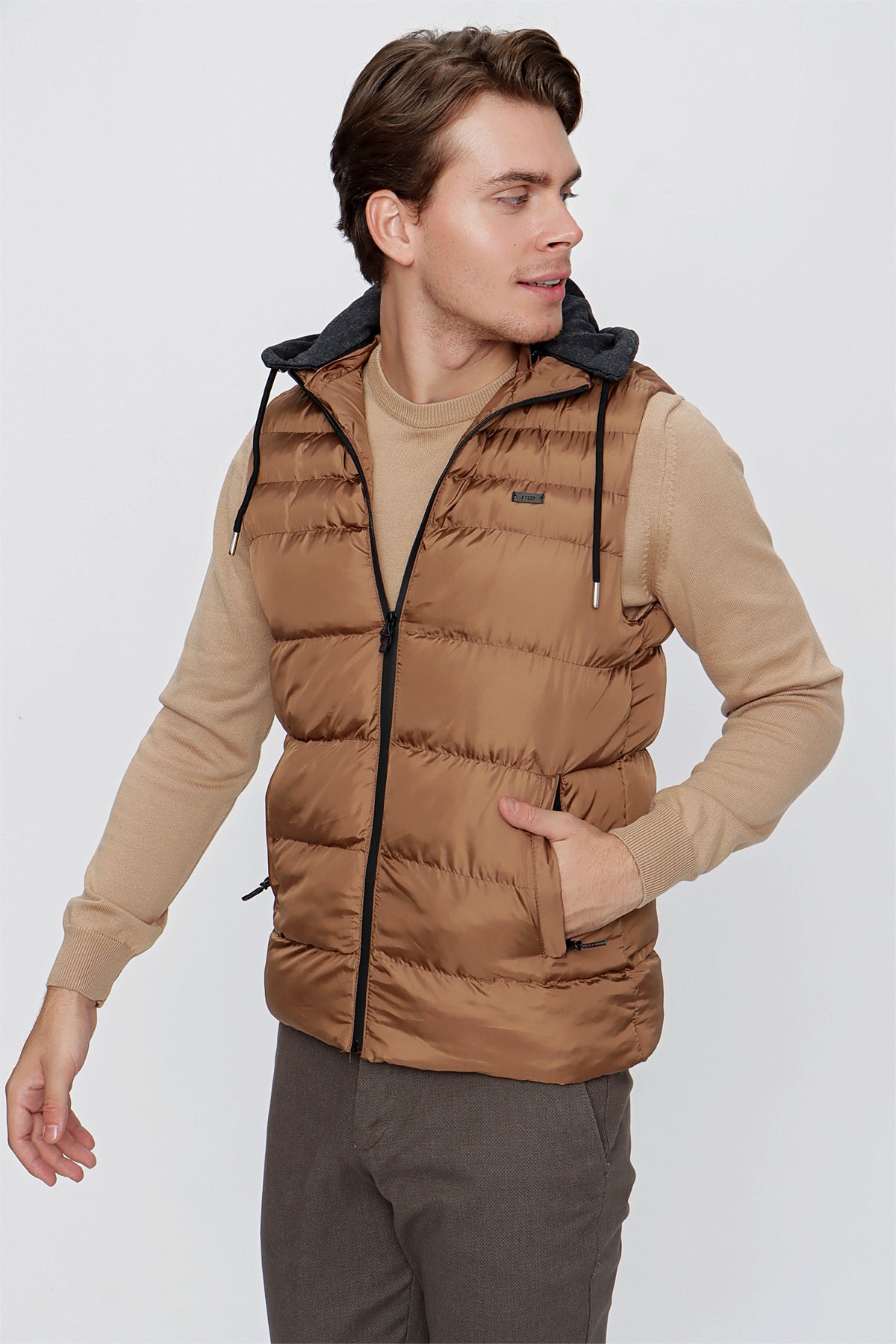 Slim-Fit Hooded Puffer Vest - Camel