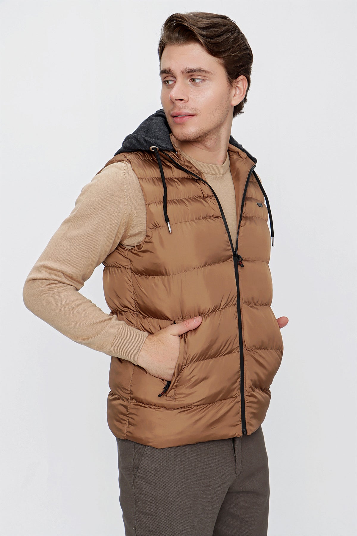 Slim-Fit Hooded Puffer Vest - Camel