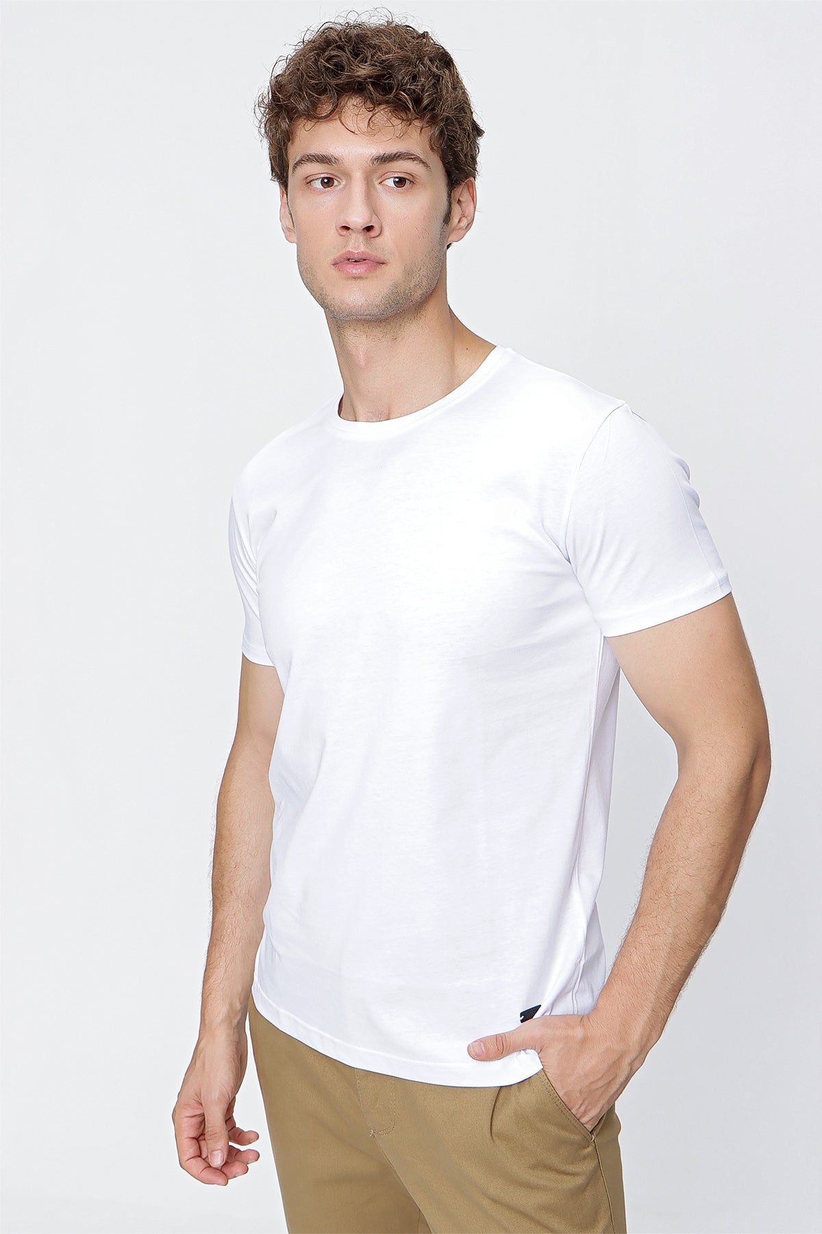 Slim-Fit Basic T-shirt - White