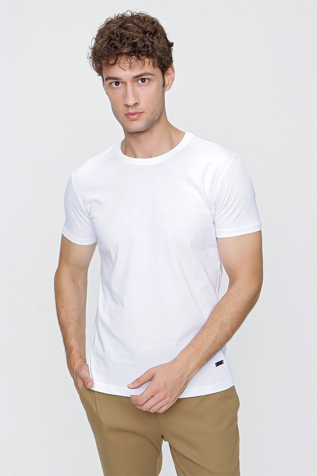 Slim-Fit Basic T-shirt - White