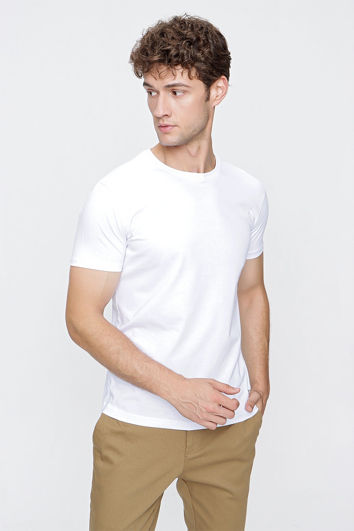 Slim-Fit Basic T-shirt - White