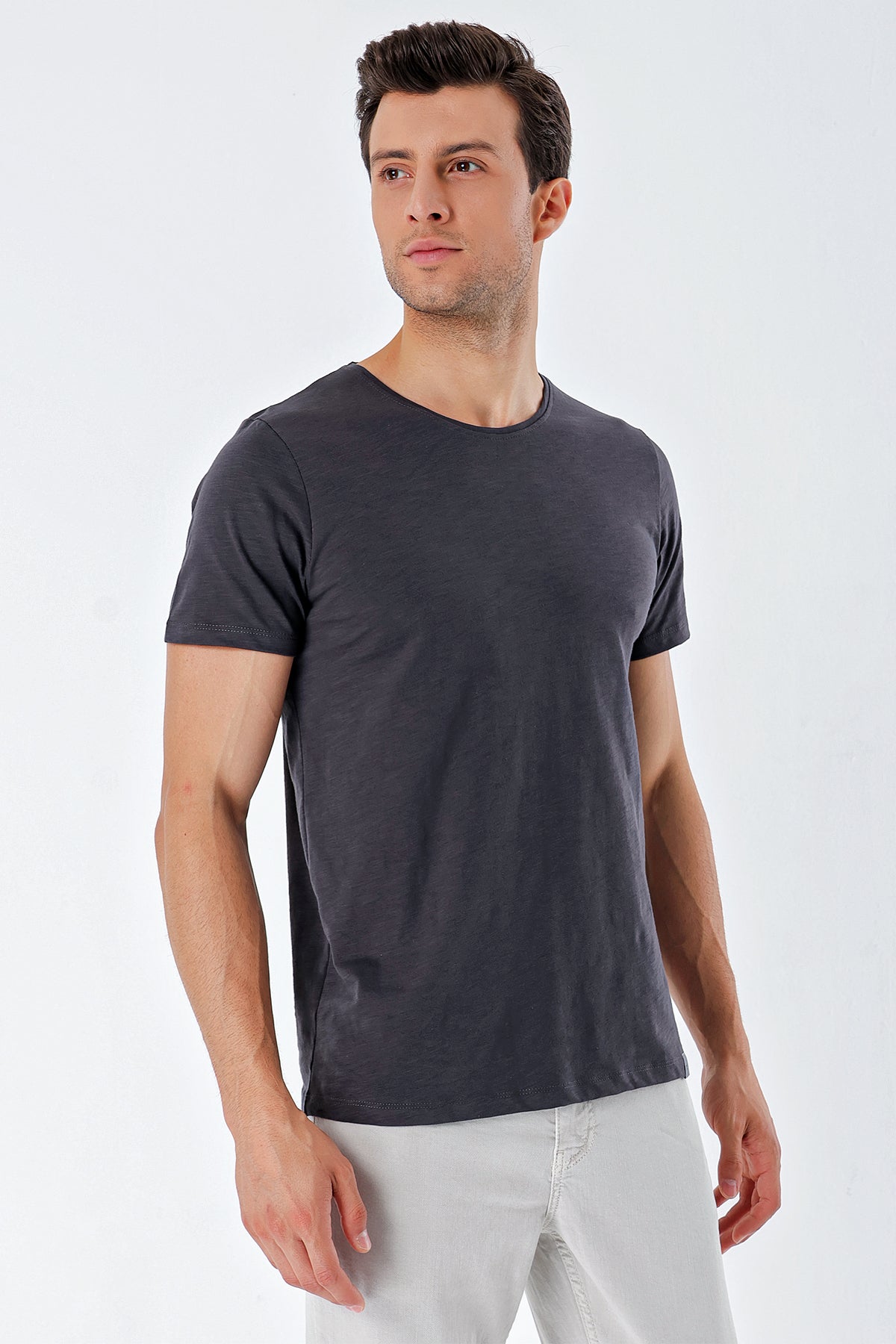 Slim-Fit Basic T-shirt - Dark Grey