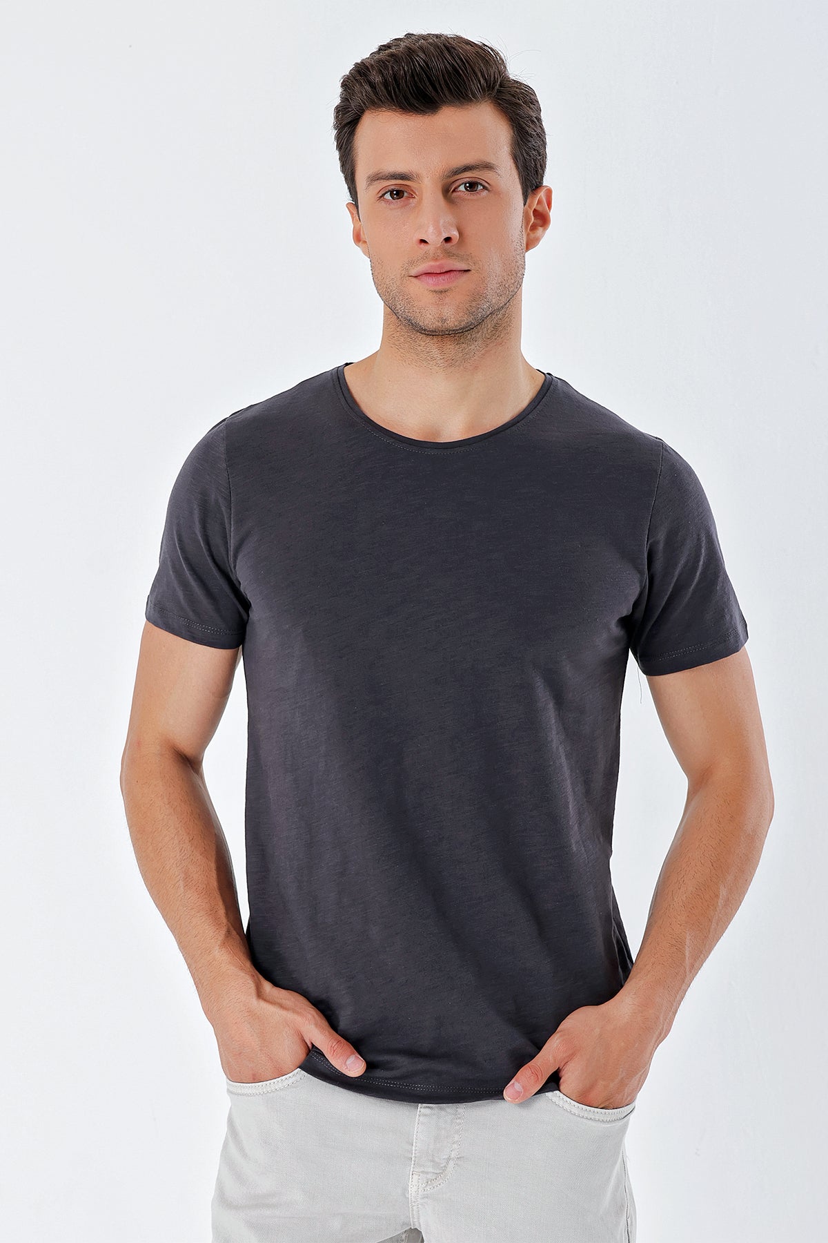 Slim-Fit Basic T-shirt - Dark Grey