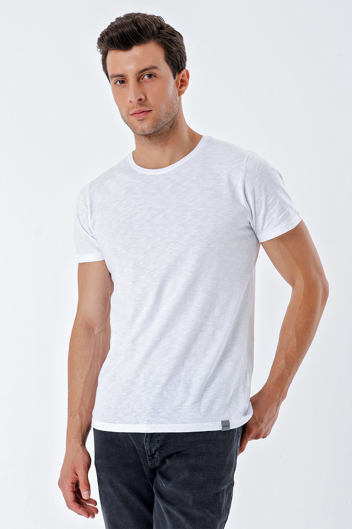 Slim-Fit Basic T-shirt - White