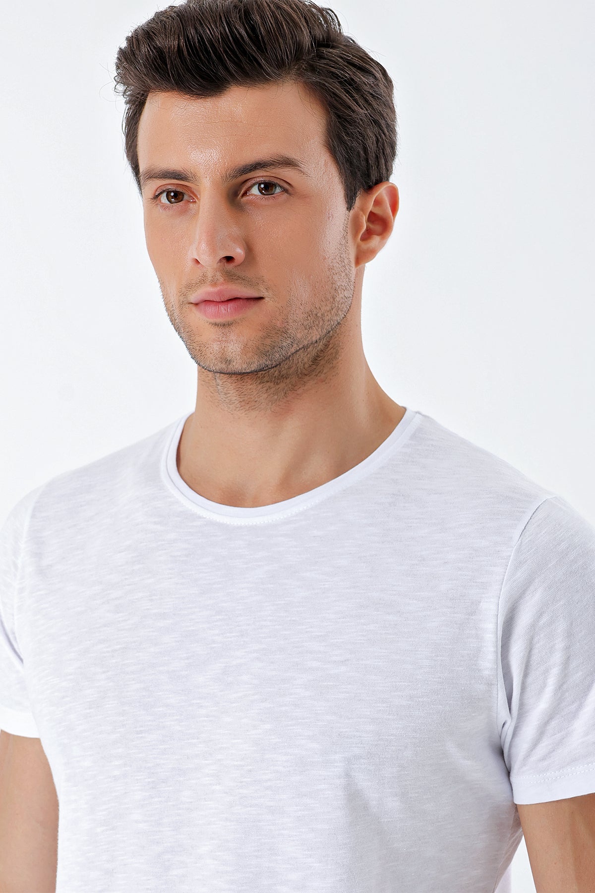 Slim-Fit Basic T-shirt - White