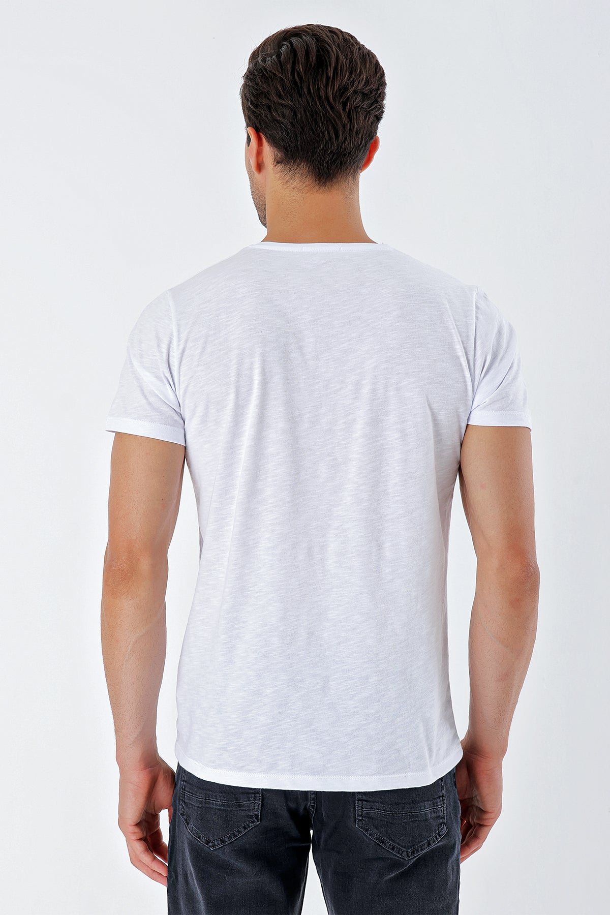 Slim-Fit Basic T-shirt - White