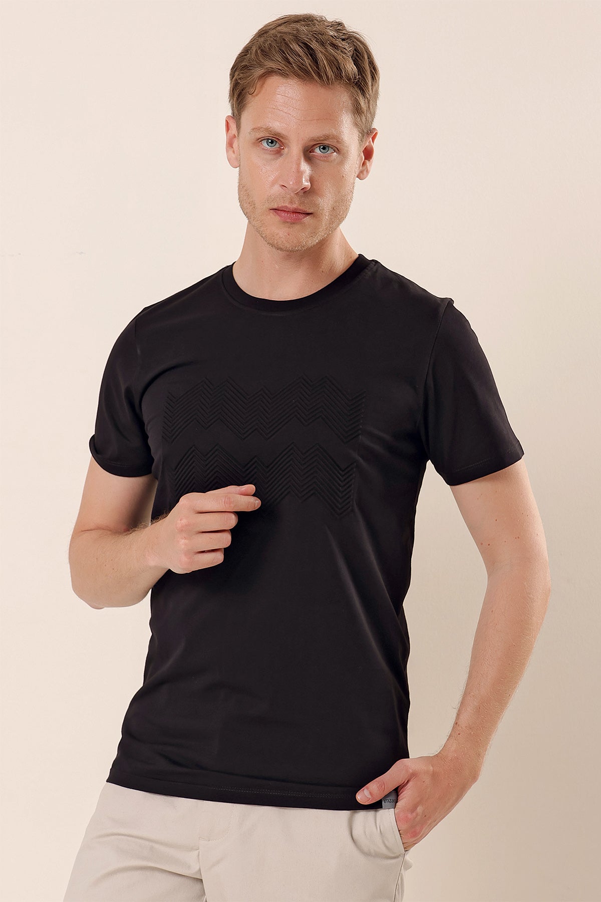 Slim-Fit Printed T-shirt - Black