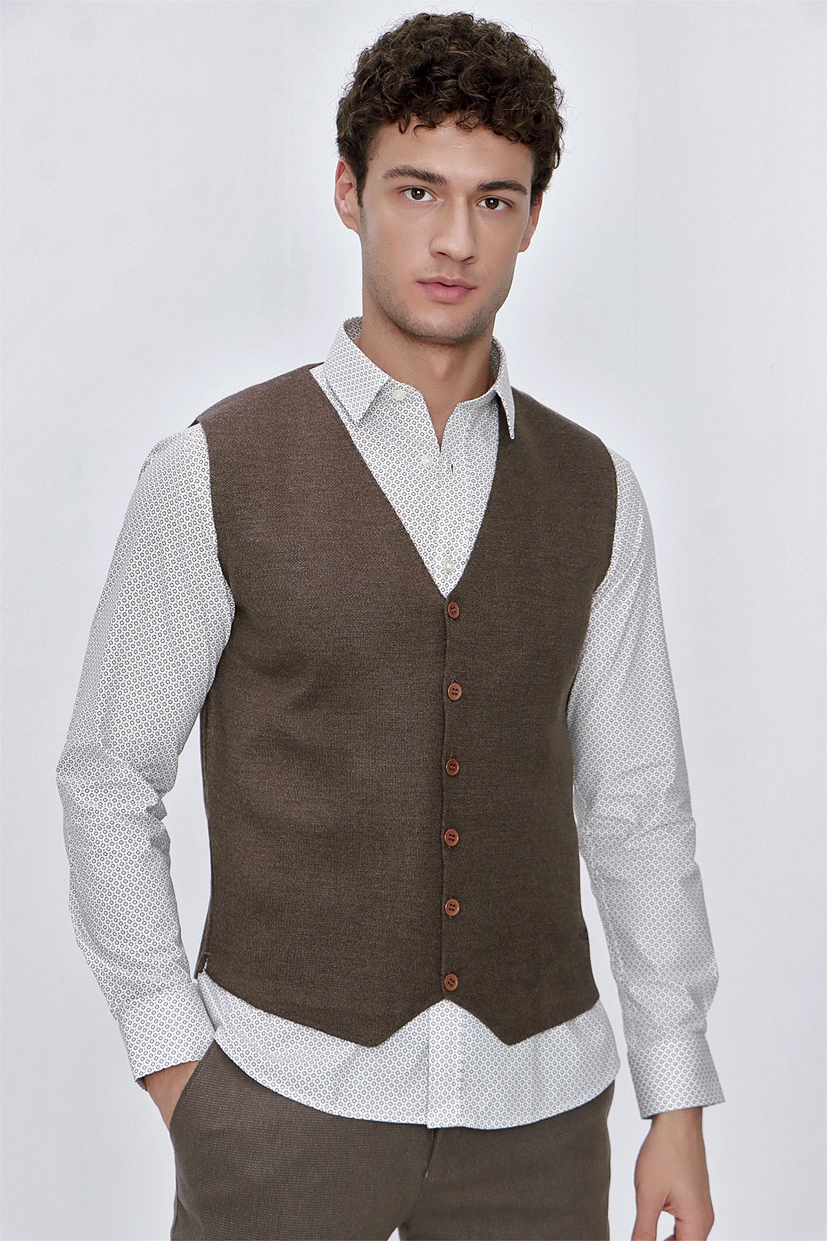 Slim-Fit Classic Vest - Brown