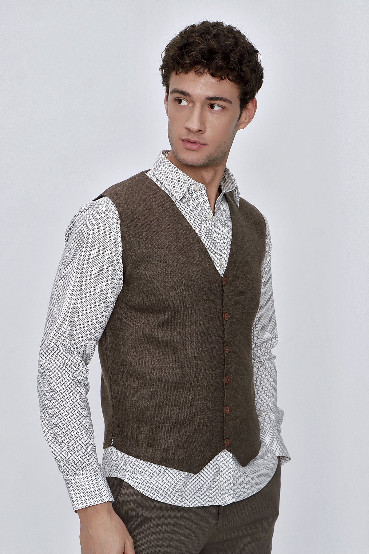 Slim-Fit Classic Vest - Brown