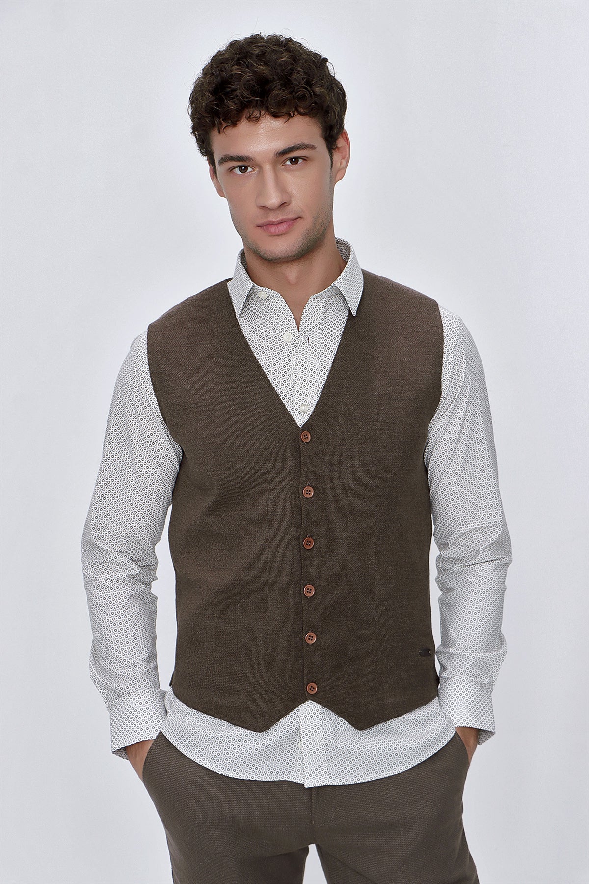 Slim-Fit Classic Vest - Brown