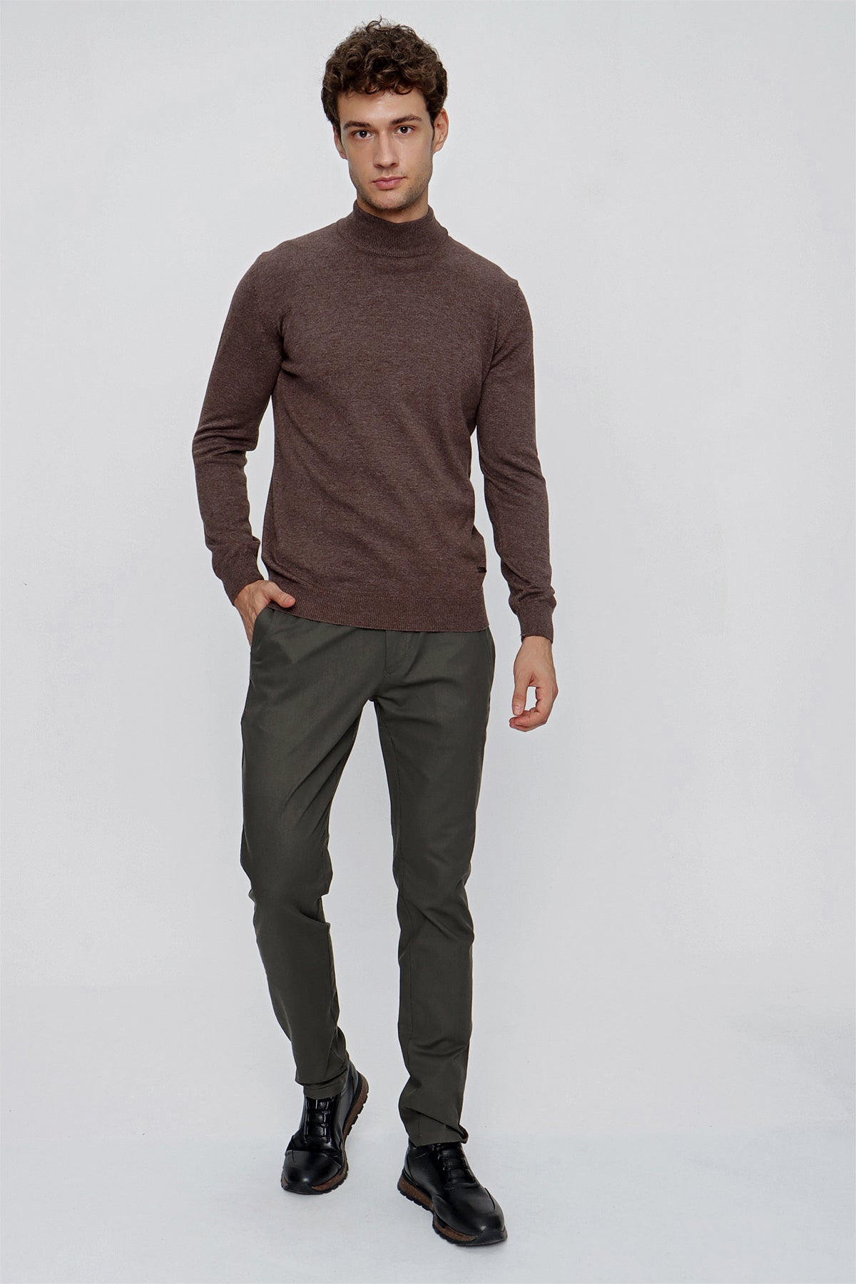 Comfort-Fit Half-Neck Knitwear - Brown