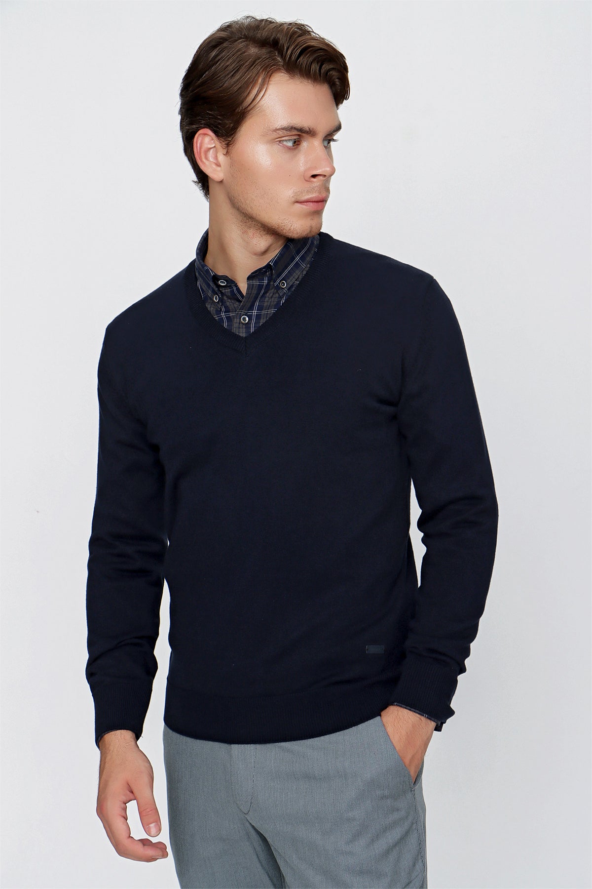 Comfort-Fit V-Neck Knitwear - Navy