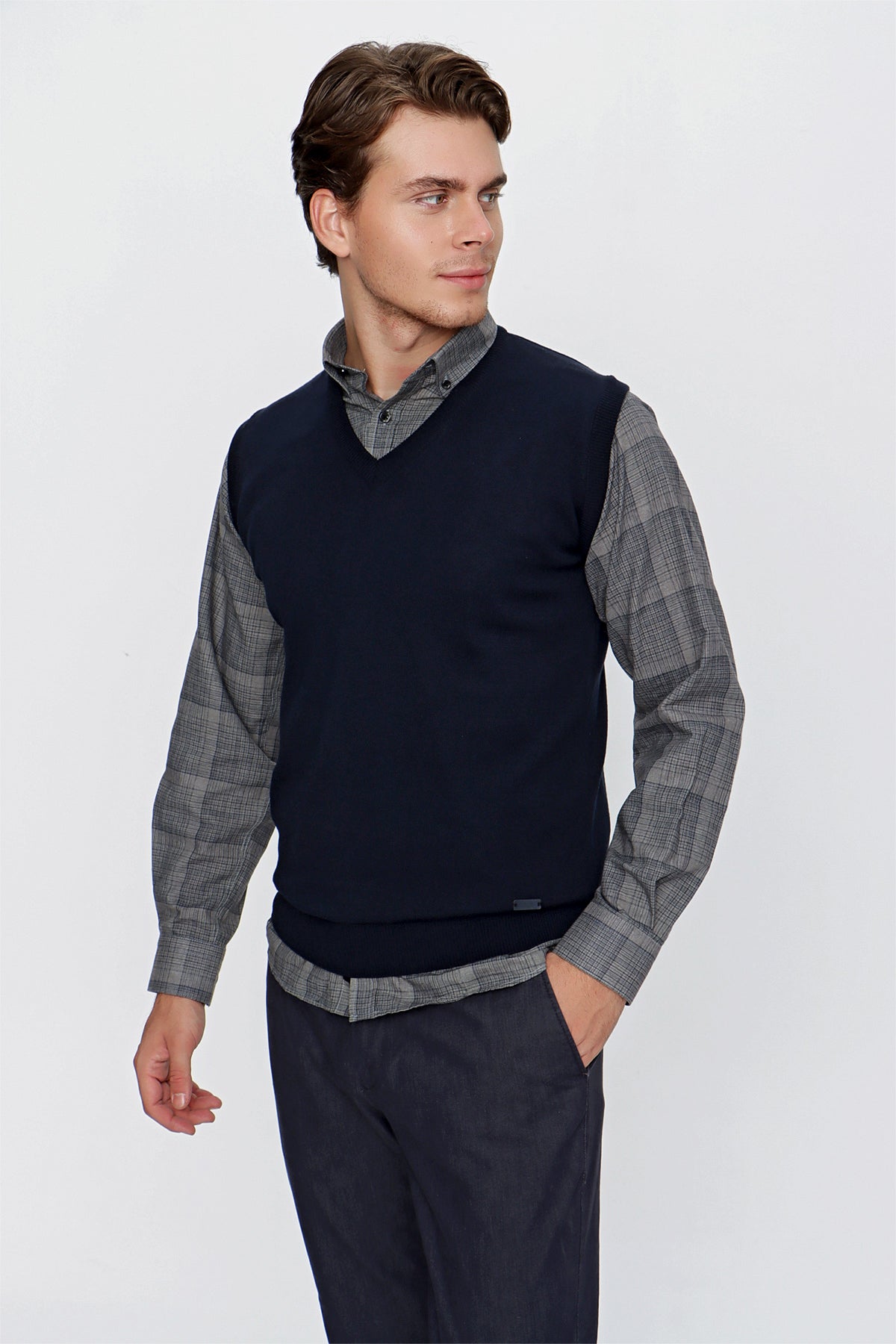 Slim-Fit V-Neck Sweater - Navy