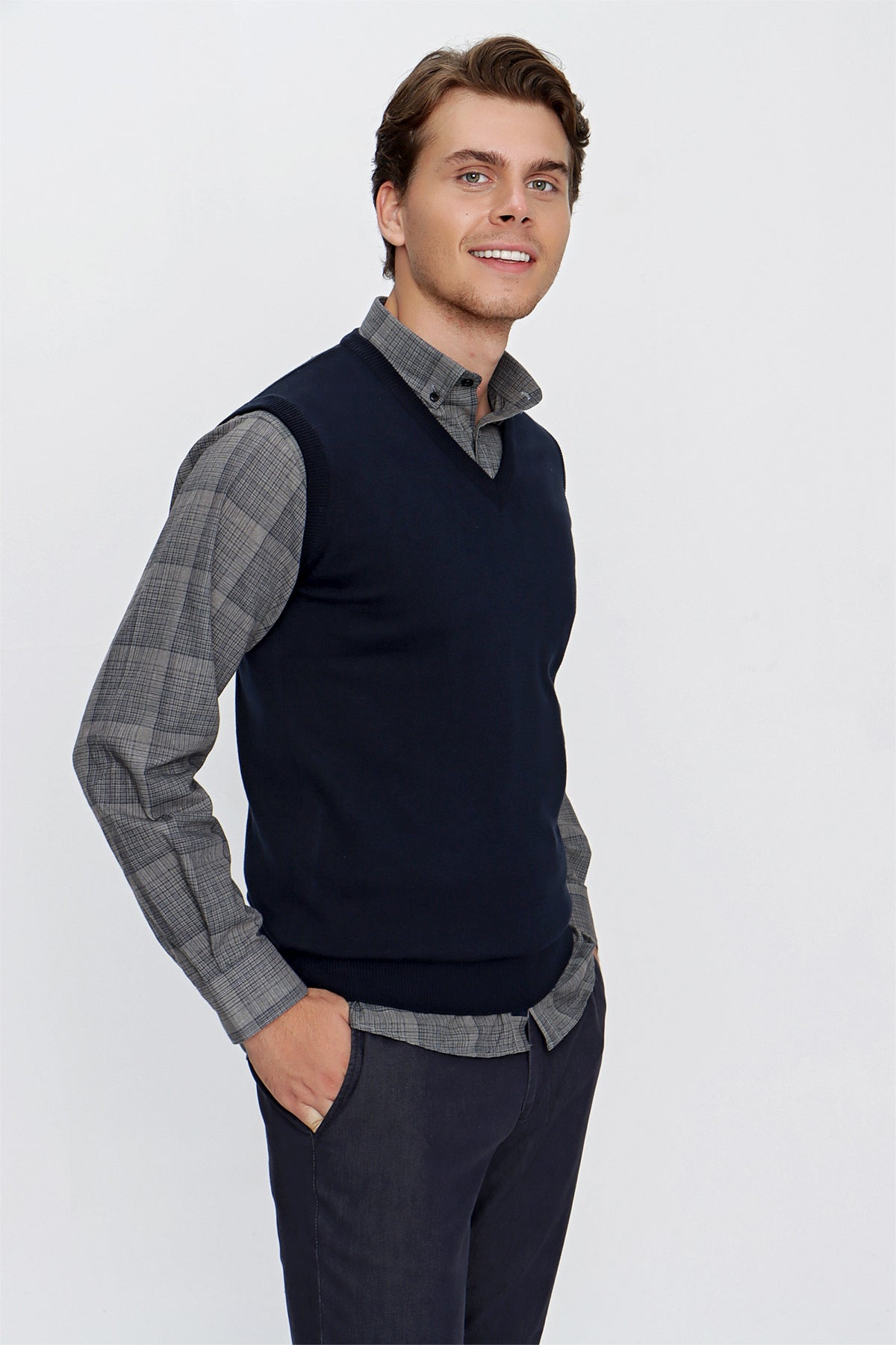 Slim-Fit V-Neck Sweater - Navy