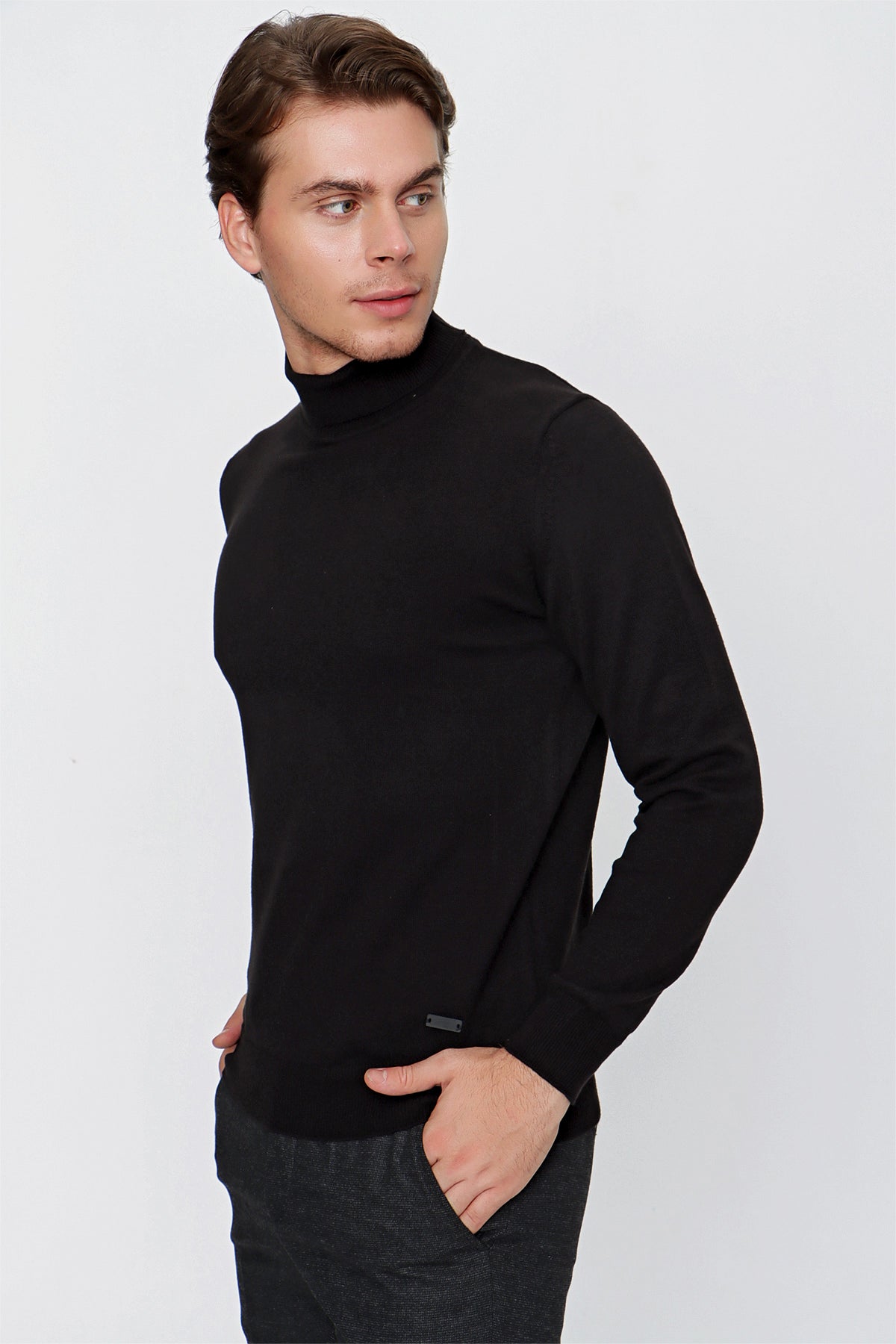 Comfort-Fit High-Neck Knitwear - Black