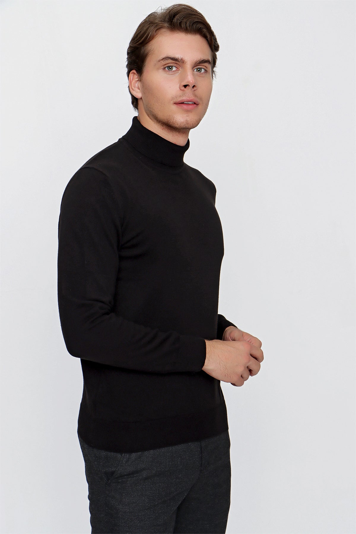 Comfort-Fit High-Neck Knitwear - Black