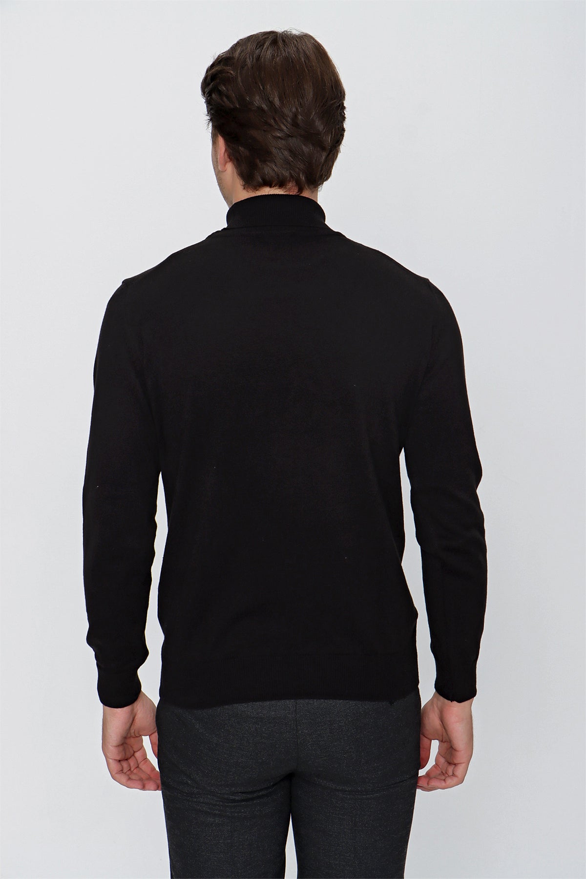 Comfort-Fit High-Neck Knitwear - Black