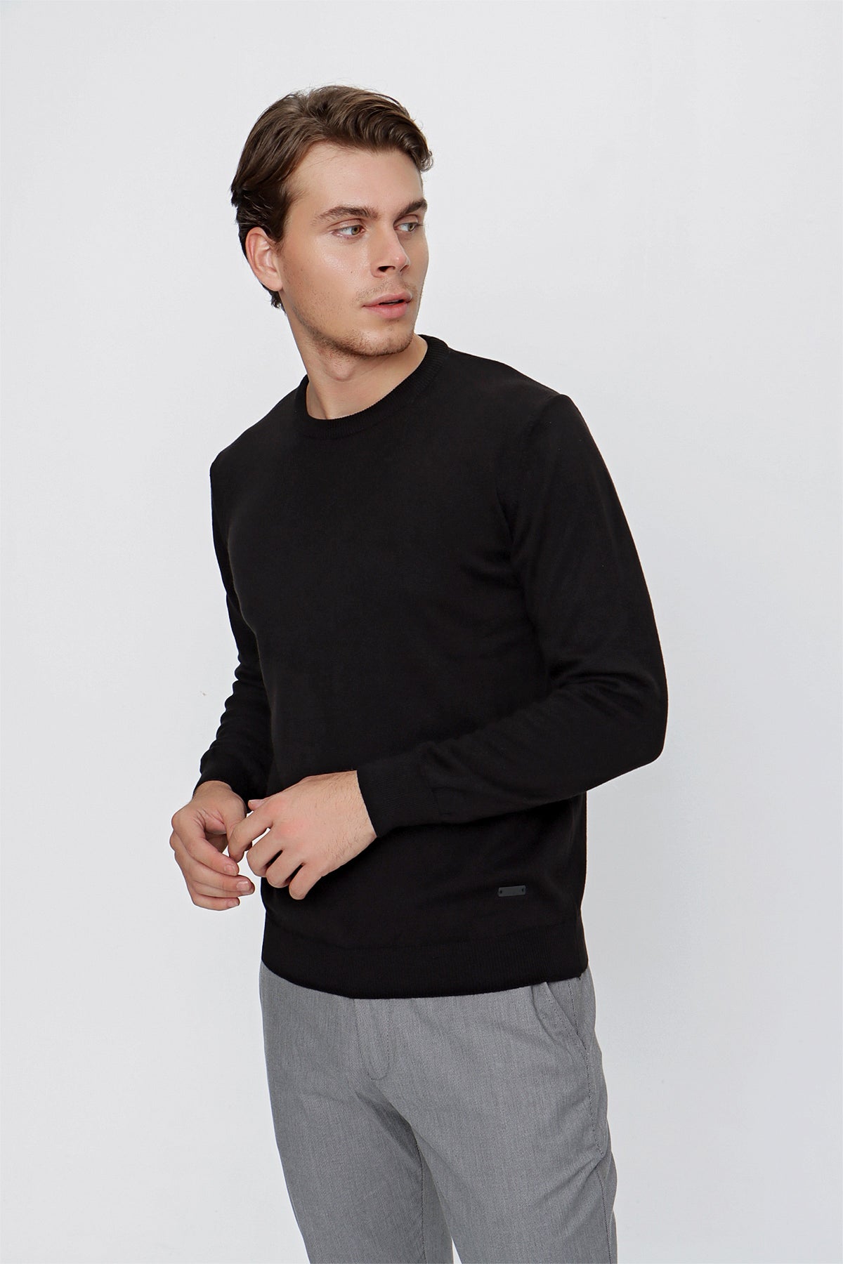 Comfort-Fit Round-Neck Knitwear - Black