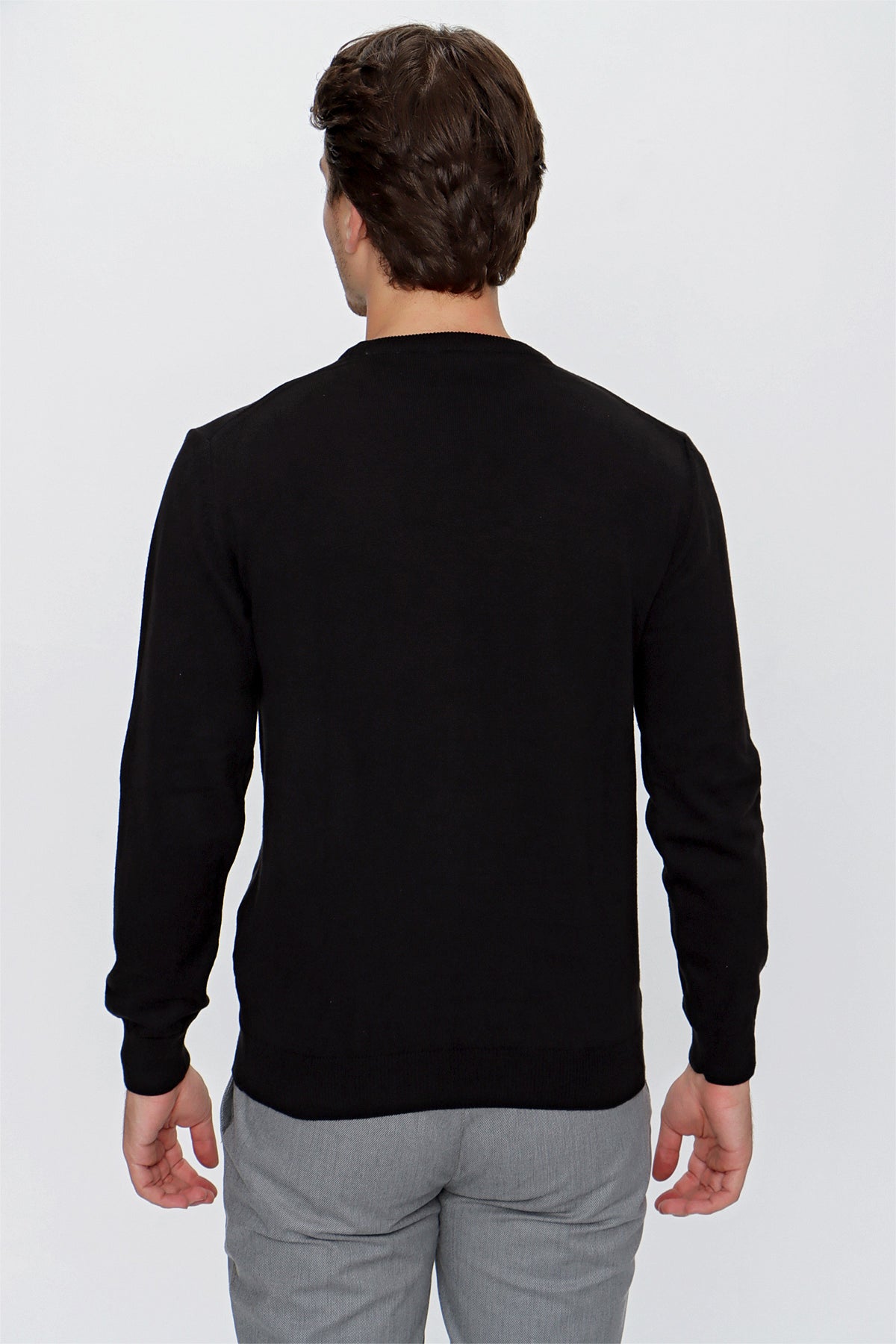 Comfort-Fit Round-Neck Knitwear - Black