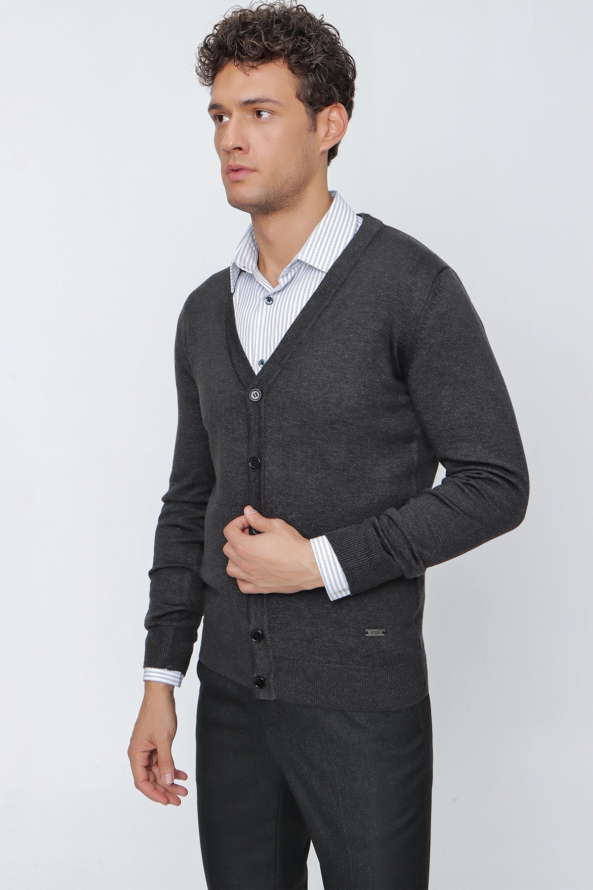 Comfort-Fit V-Neck Classic Knitwear - Grey