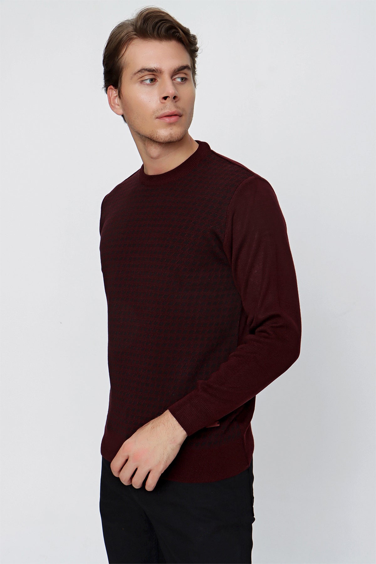 Comfort-Fit Round-Neck Jacquard Knitwear - Burgundy