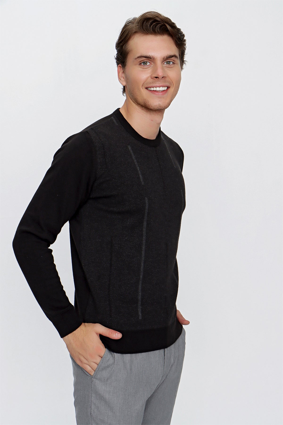 Comfort-Fit Round-Neck Jacquard Knitwear - Black