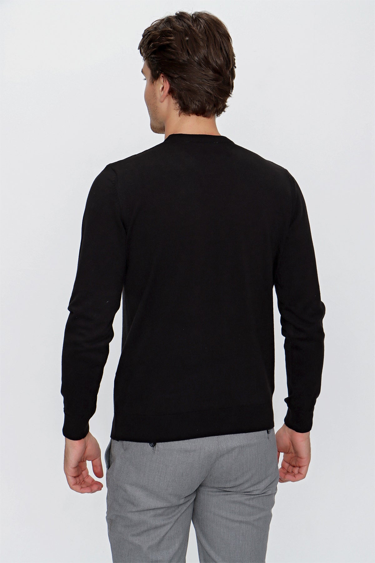 Comfort-Fit Round-Neck Jacquard Knitwear - Black