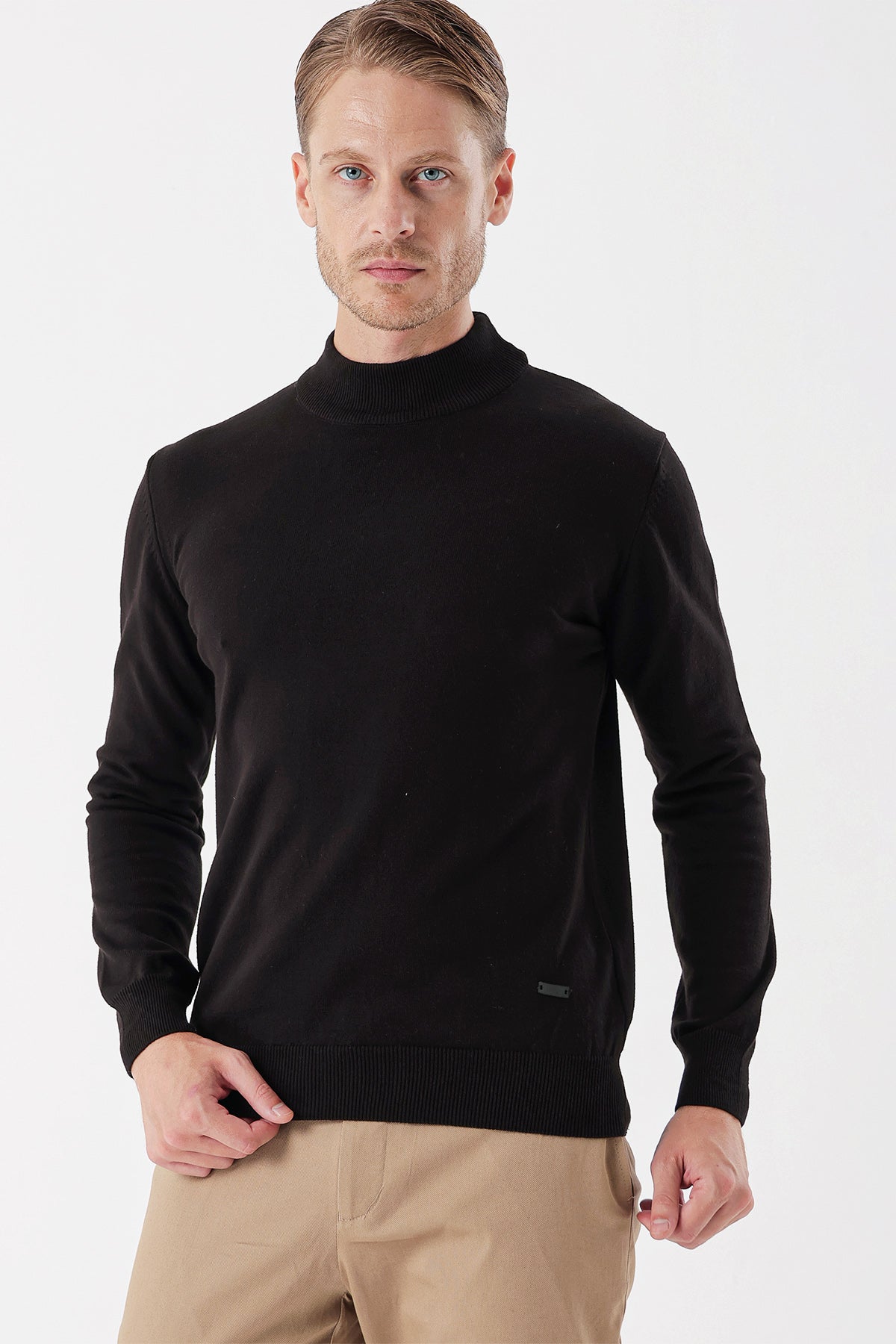 Comfort-Fit Half-Neck Knitwear - Black