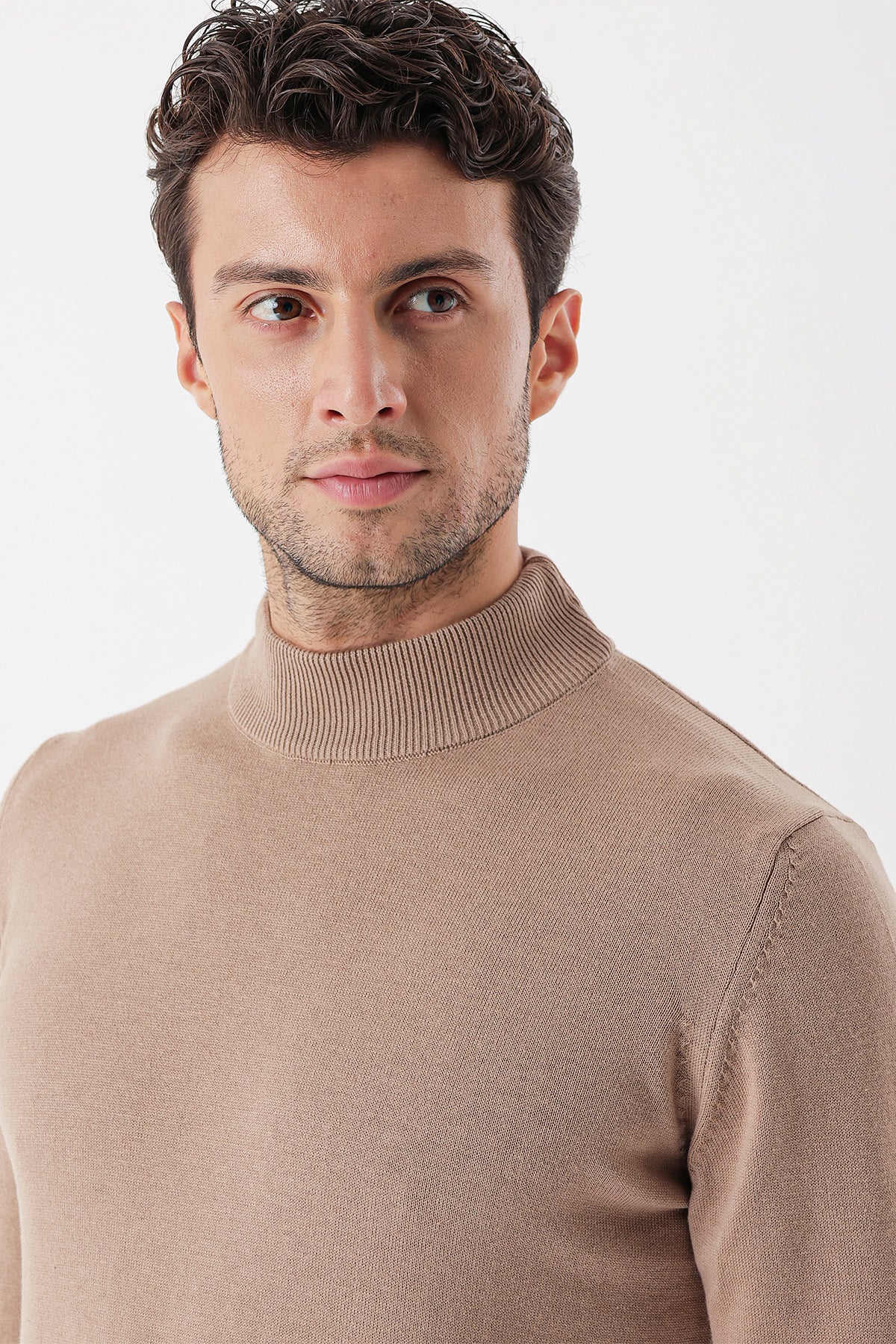 Comfort-Fit Half-Neck Knitwear - Beige