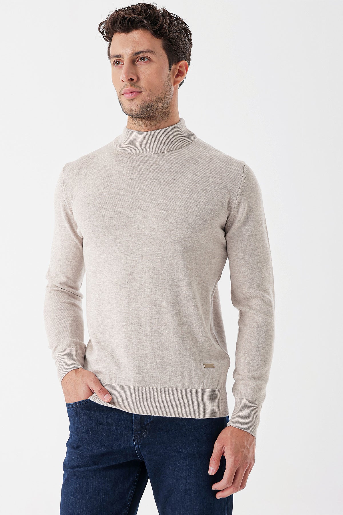 Comfort-Fit Half-Neck Knitwear - Light Beige