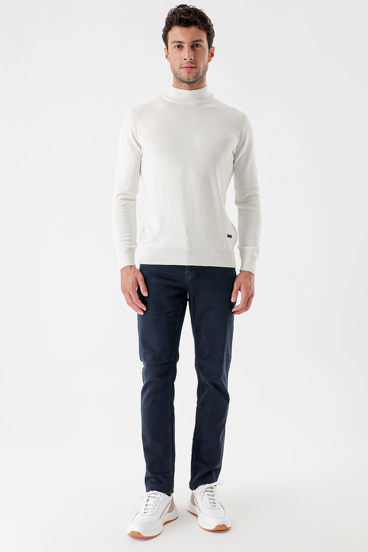 Comfort-Fit Half-Neck Knitwear - White