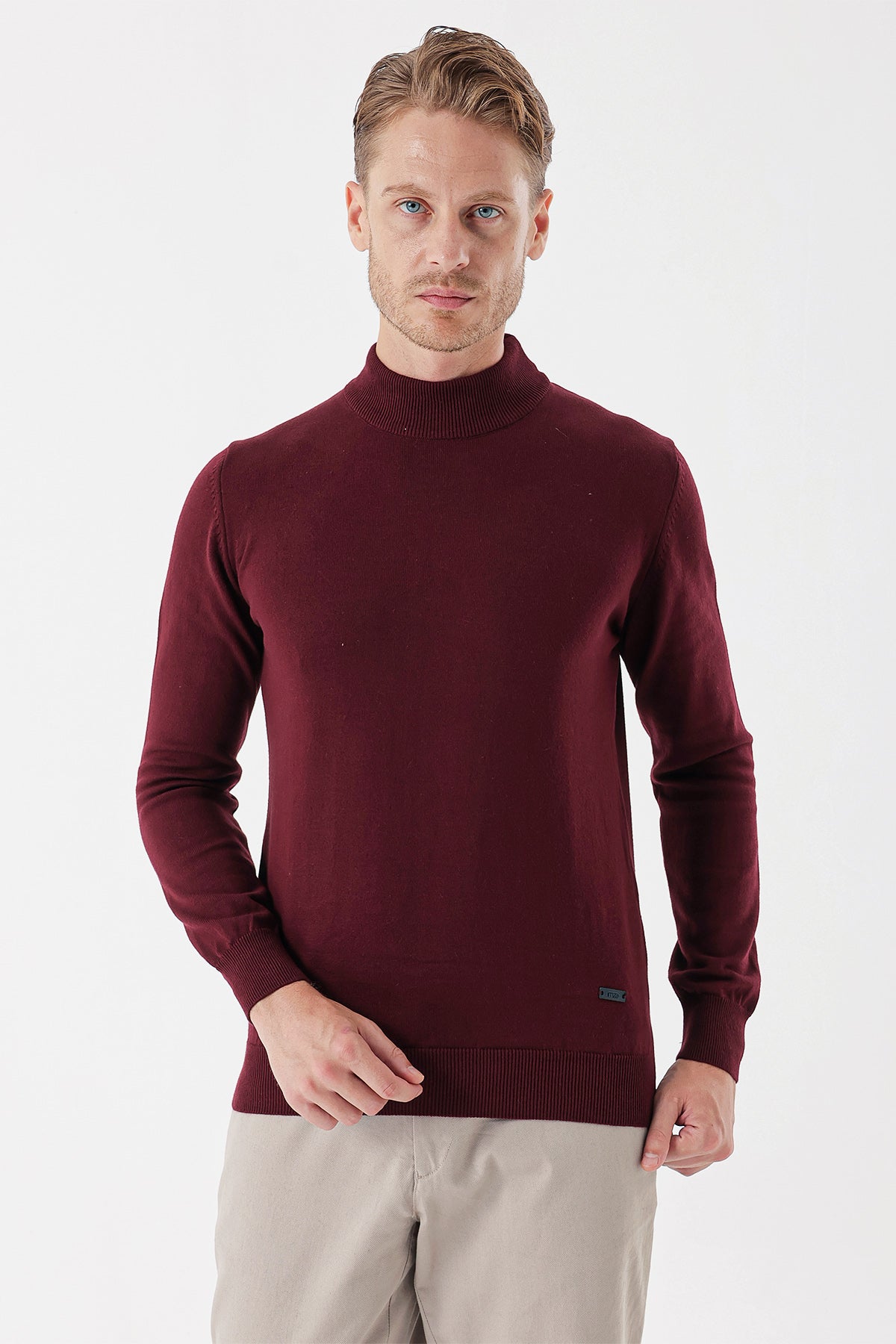 Comfort-Fit Half-Neck Knitwear - Burgundy