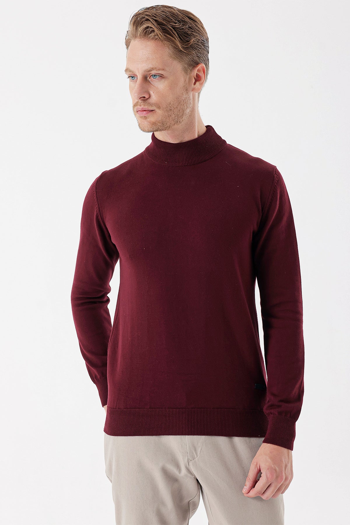 Comfort-Fit Half-Neck Knitwear - Burgundy