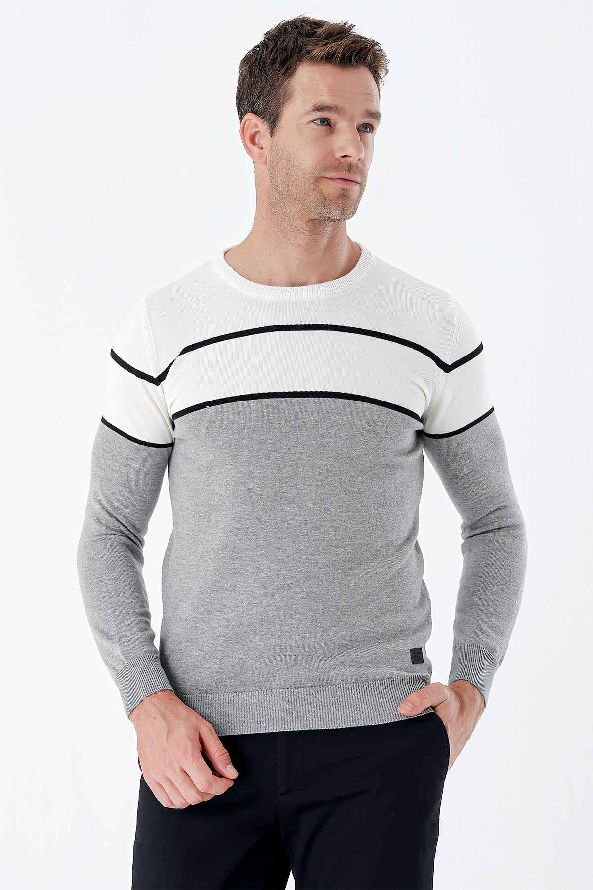 Comfort-Fit Round-Neck Patterned Knitwear - Grey