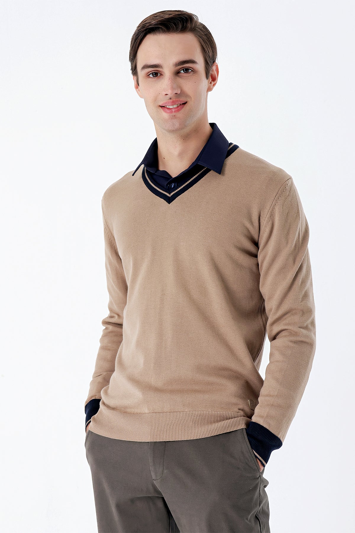 Comfort-Fit V-Neck Patterned Knitwear - Camel