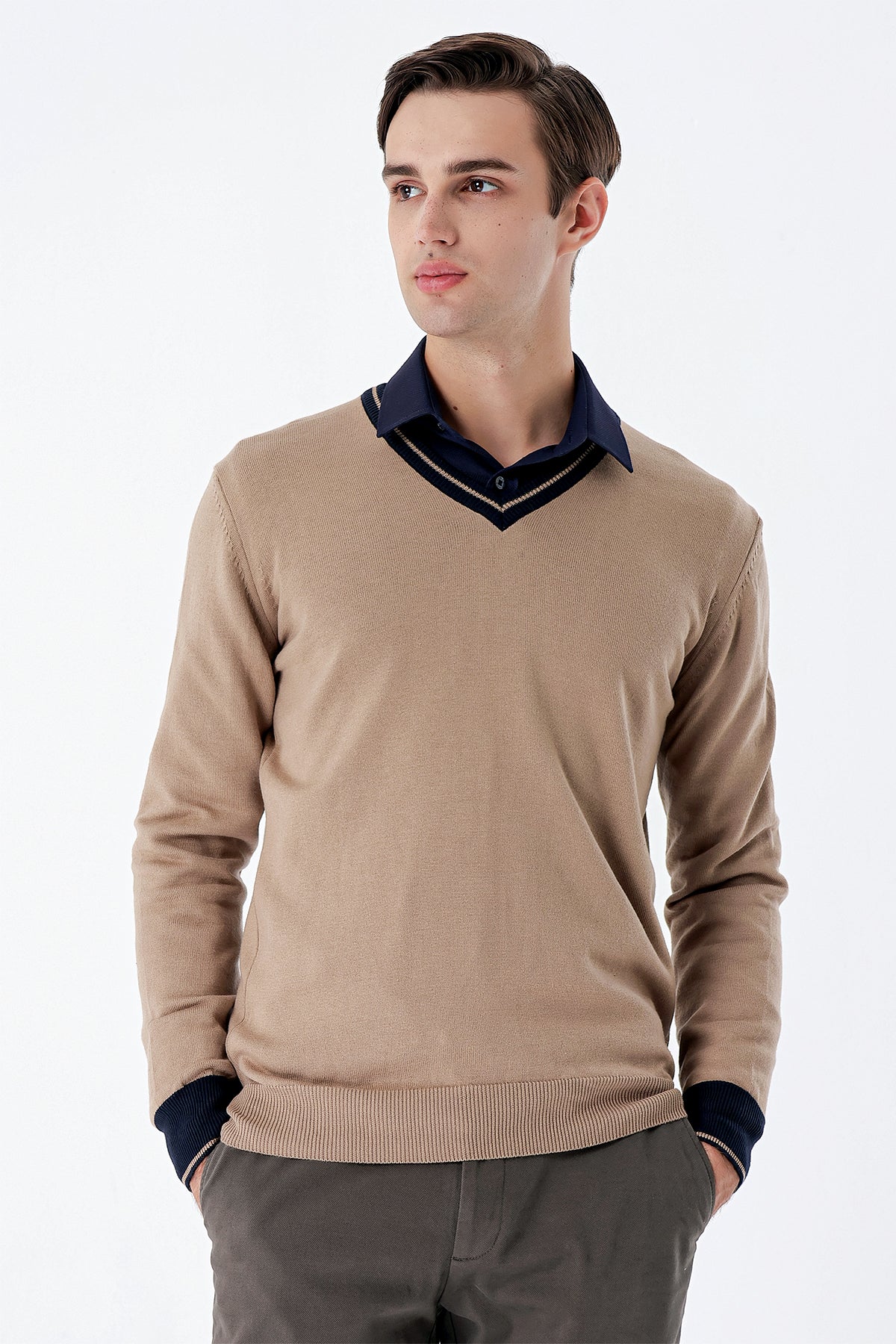 Comfort-Fit V-Neck Patterned Knitwear - Camel