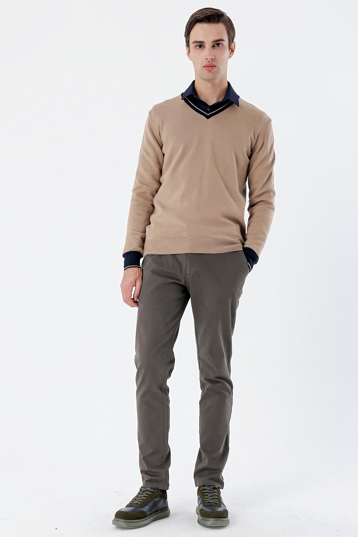 Comfort-Fit V-Neck Patterned Knitwear - Camel