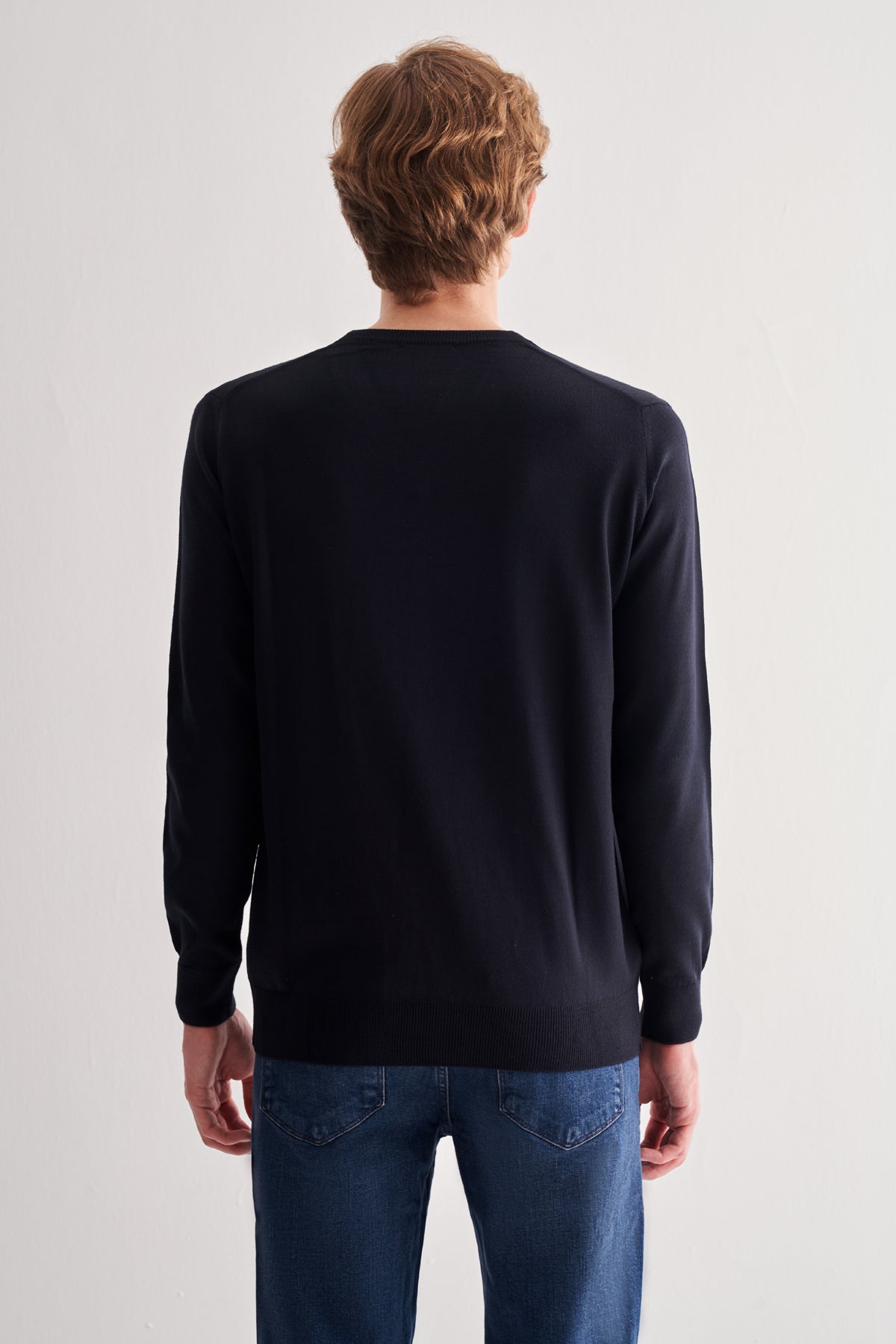 Comfort-Fit V-Neck Jacquard Knitwear - Dark Navy