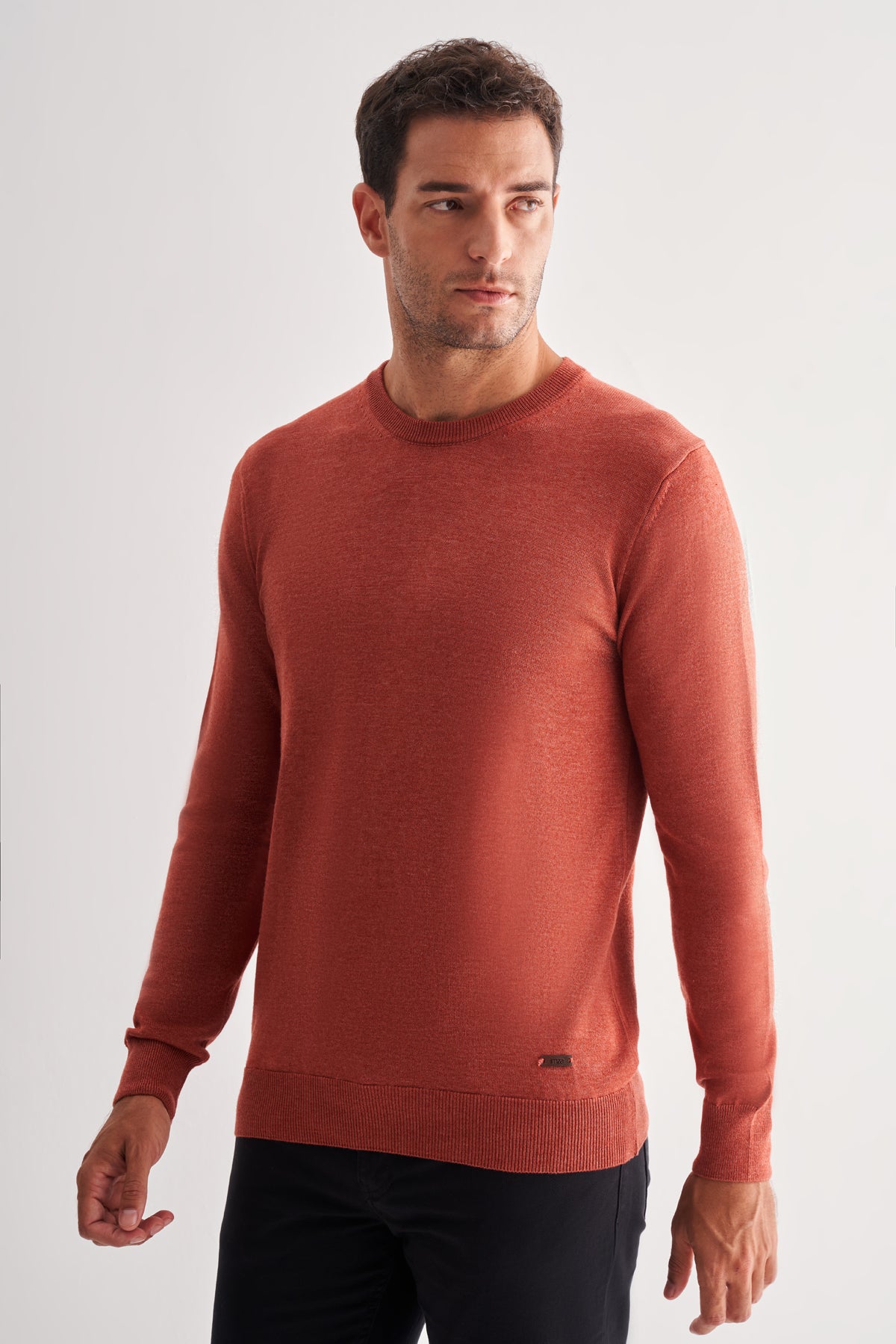 Comfort-Fit Round-Neck Knitwear - Maroon