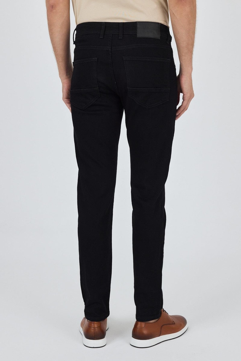 Slim-Fit Jeans - Black