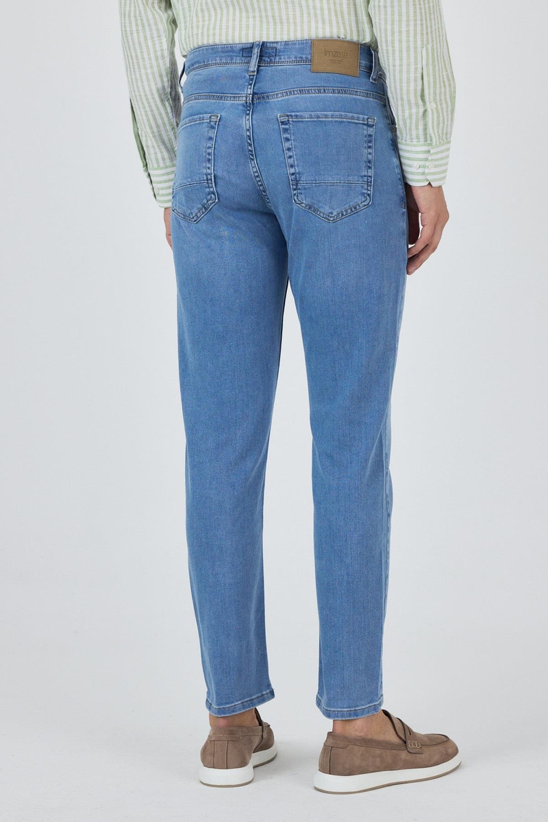 Slim-Fit Jeans - Light Blue