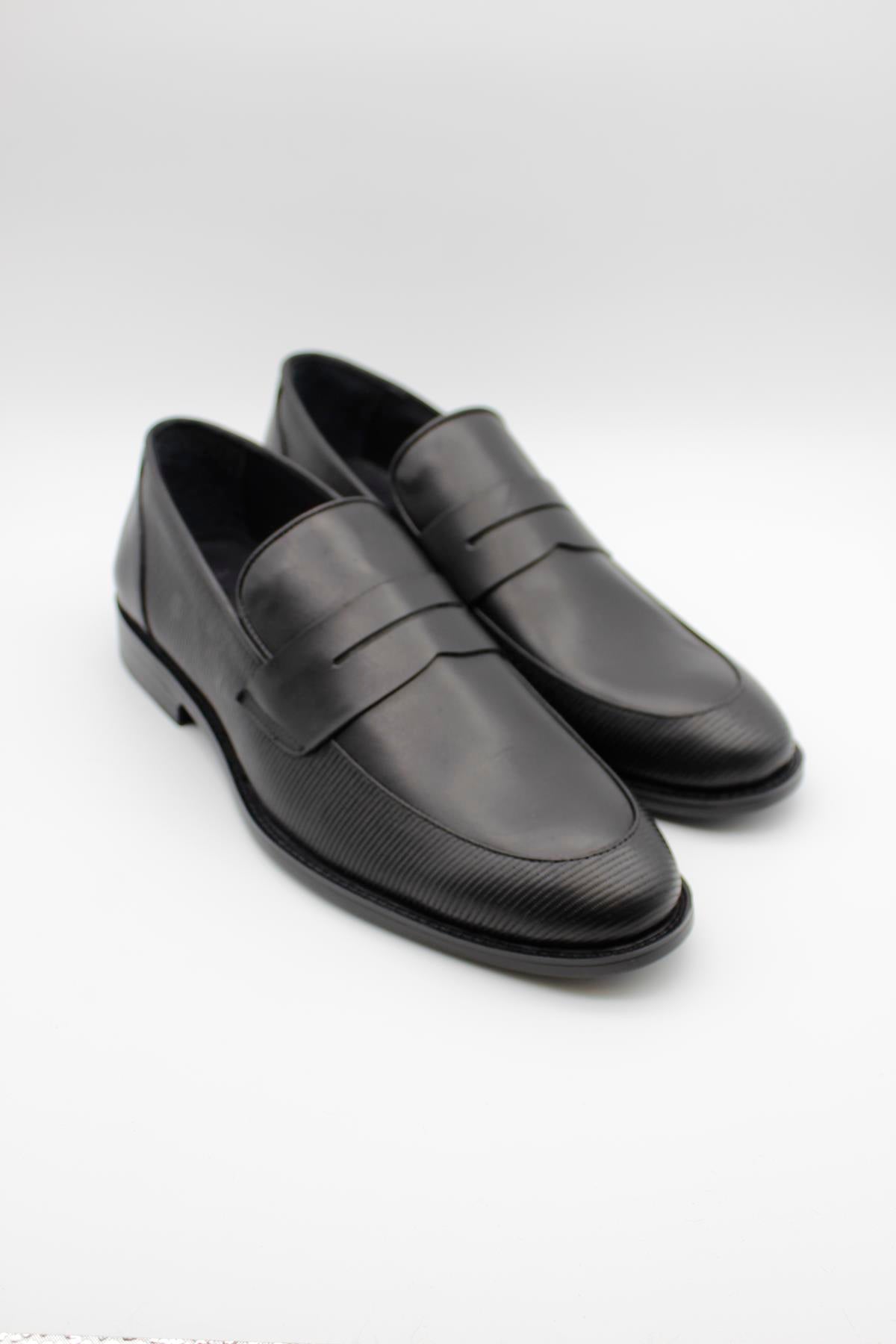 Loafer Semi Textured Classic Shoes - Black