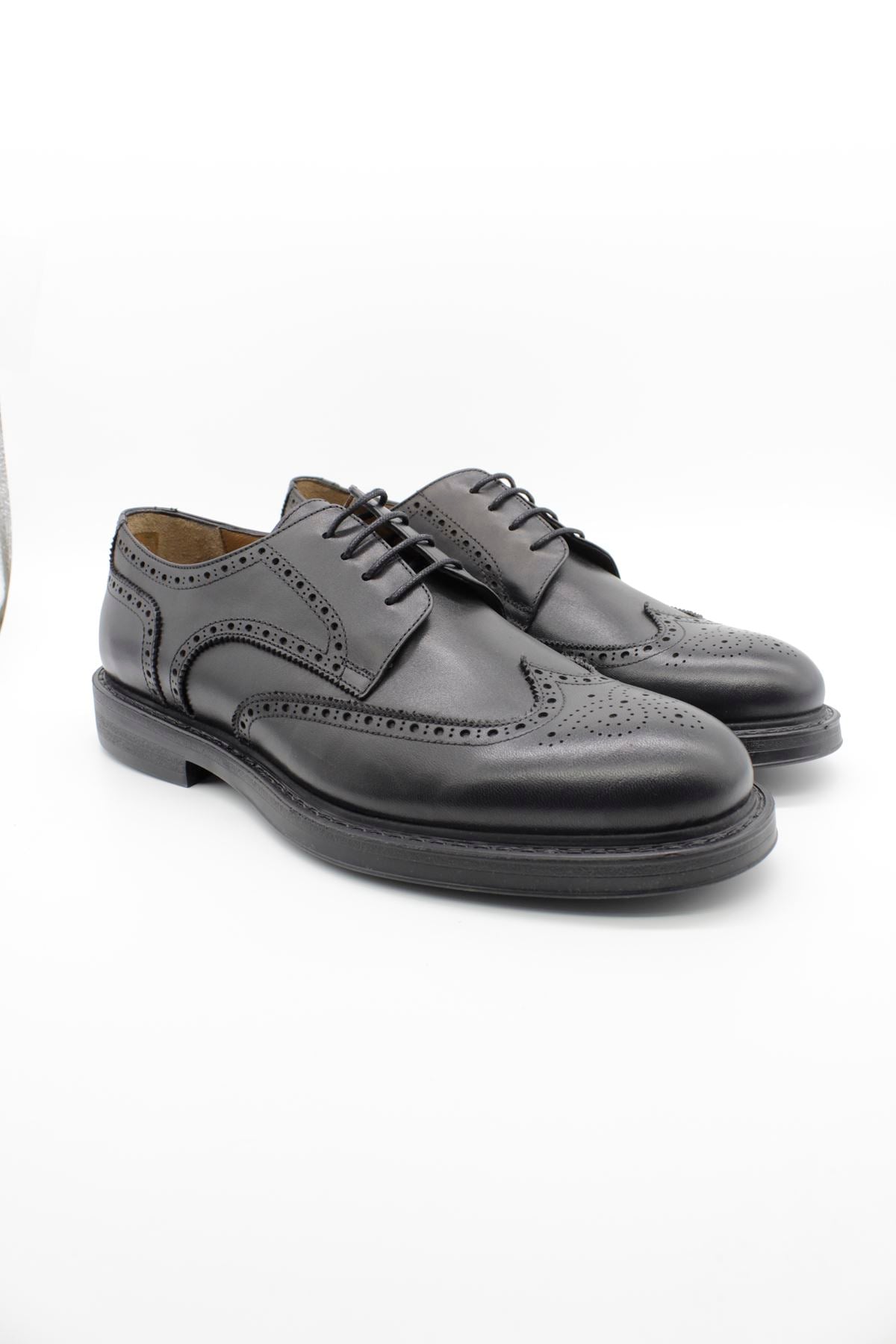 Wing Tip Shoes - Black